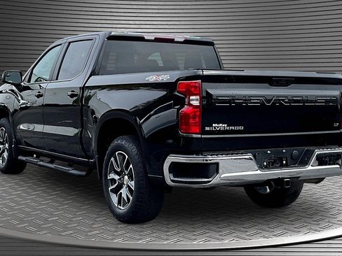 Used 2023 Chevrolet Silverado 1500 LT AWD/4WD image 4