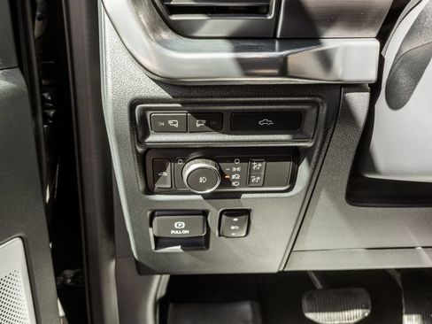Used 2022 Ford F150 Lariat w/ Equipment Group 502A High AWD/4WD image 19