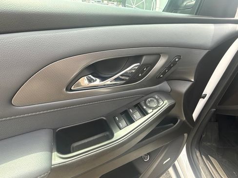 Used 2021 Chevrolet Traverse Premier w/ LPO, Floor Liner Package AWD/4WD image 11