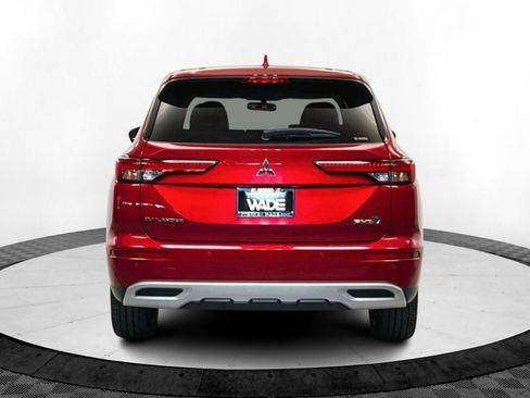 Used 2023 Mitsubishi Outlander SE image 4