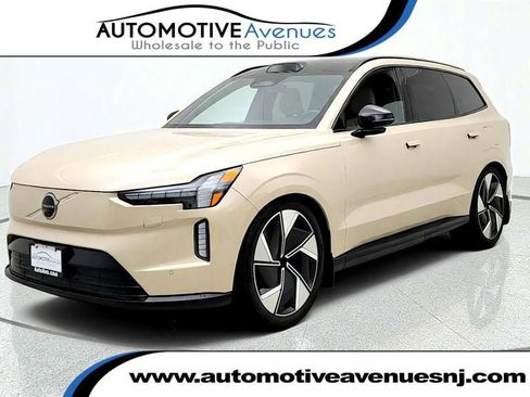 Used 2025 Volvo EX90 Ultra AWD/4WD image 1