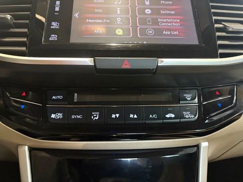 Used 2017 Honda Accord EX-L image 10