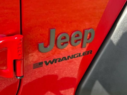 Used 2024 Jeep Wrangler Unlimited Rubicon AWD/4WD image 35