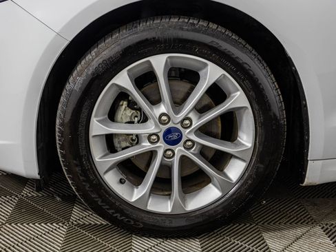Used 2020 Ford Fusion SE FWD image 46