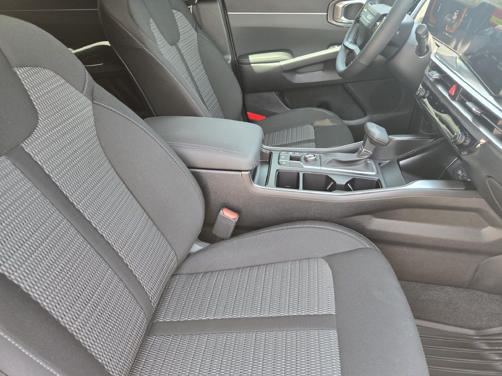 New 2026 Kia Sorento LX FWD image 12