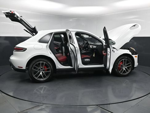 New 2026 Porsche Macan S AWD/4WD image 34