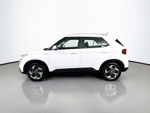 Used 2023 Hyundai Venue SEL w/ Cargo Package FWD image 5