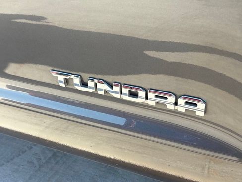 Used 2020 Toyota Tundra SR5 w/ SR5 Convenience Package RWD image 6