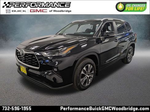 Used 2023 Toyota Highlander XLE w/ Protection Package #3 (TMS) image 1