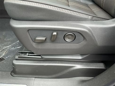 New 2026 Chevrolet Suburban High Country image 14