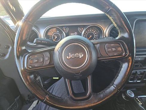 Used 2023 Jeep Gladiator Sport AWD/4WD image 12