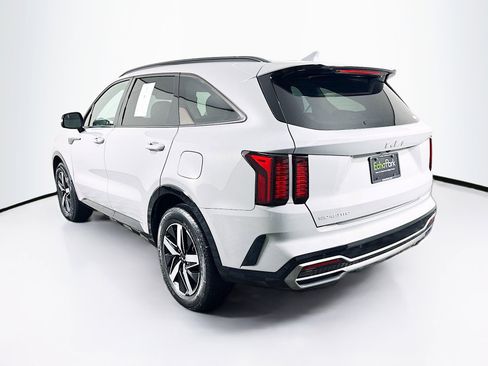 Used 2023 Kia Sorento EX image 5