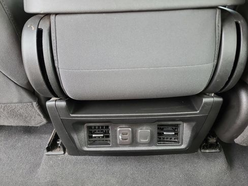 Used 2021 GMC Sierra 2500 SLE w/ SLE Value Package; AWD/4WD image 33