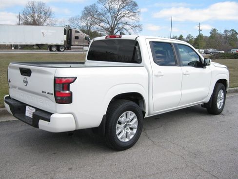 Used 2022 Nissan Frontier SV w/ Technology Package image 7