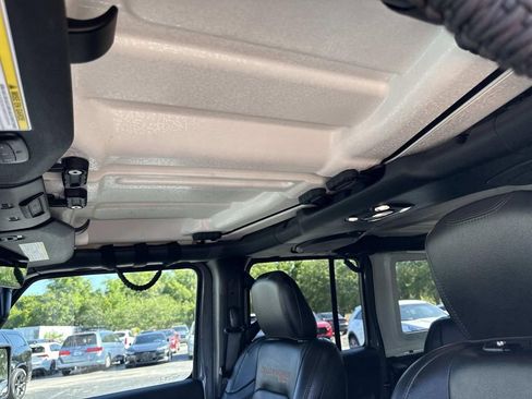 Used 2022 Jeep Wrangler Unlimited Rubicon w/ Xtreme Recon 35" Tire Package AWD/4WD image 33