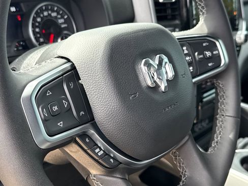 New 2026 RAM 1500 4x4 Crew Cab image 19