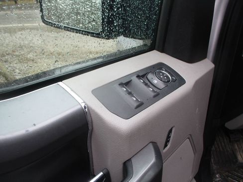 Used 2016 Ford F150 XLT w/ Equipment Group 302A Luxury image 11