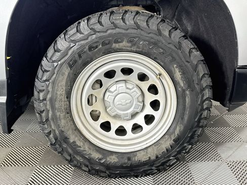Used 2023 Chevrolet Silverado 1500 W/T w/ Trailering Package AWD/4WD image 28