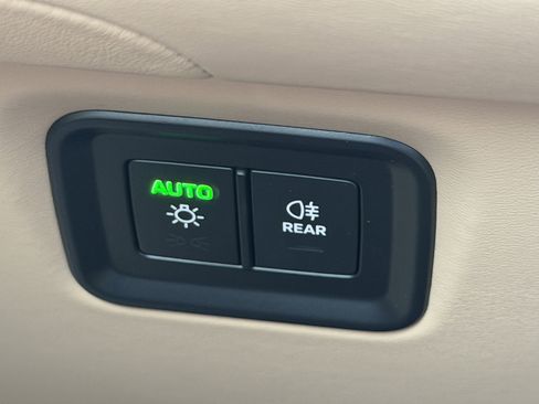 New 2026 Porsche Cayenne image 32