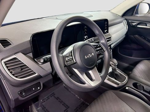 Used 2024 Kia Seltos LX AWD/4WD image 11