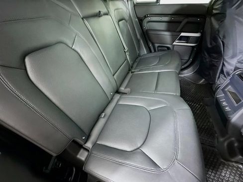 Used 2024 Land Rover Defender 110 S image 26