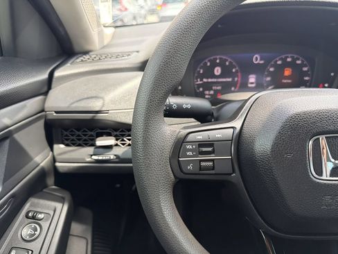 Used 2025 Honda Accord SE image 28