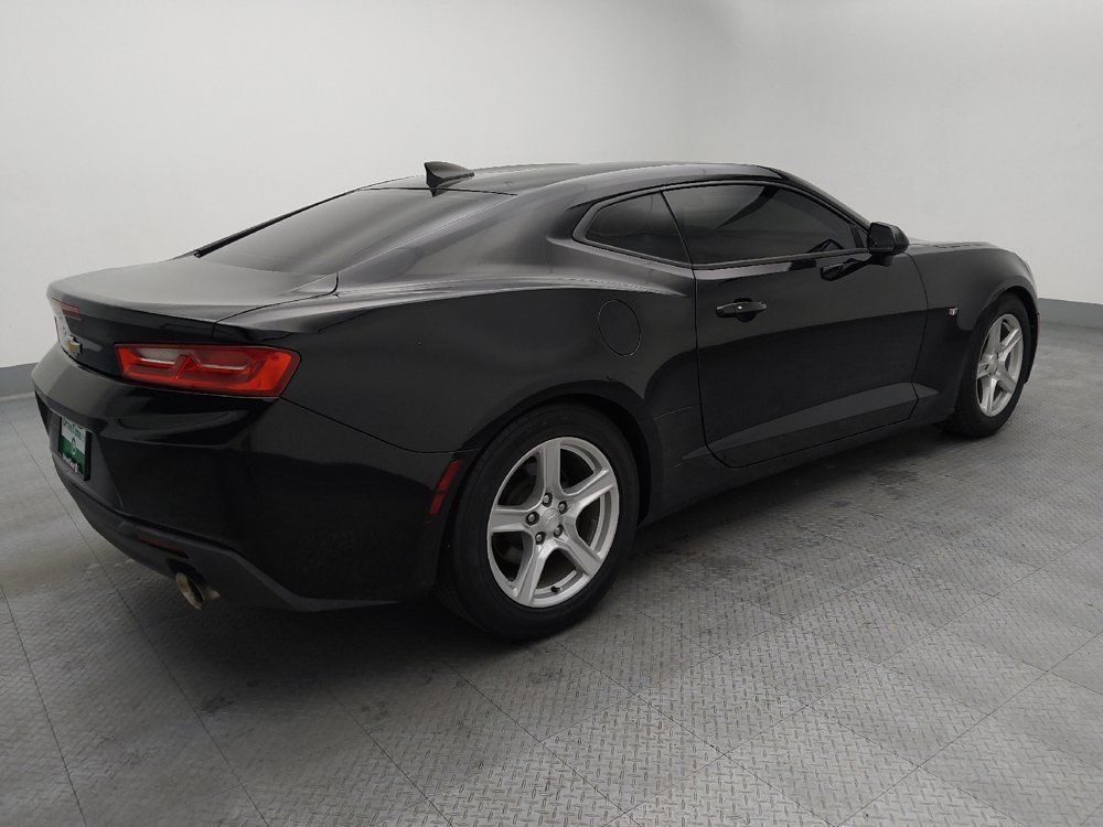 Used 2018 Chevrolet Camaro LT RWD image 10