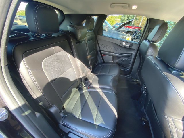 Used 2025 Ford Escape Platinum AWD/4WD image 26