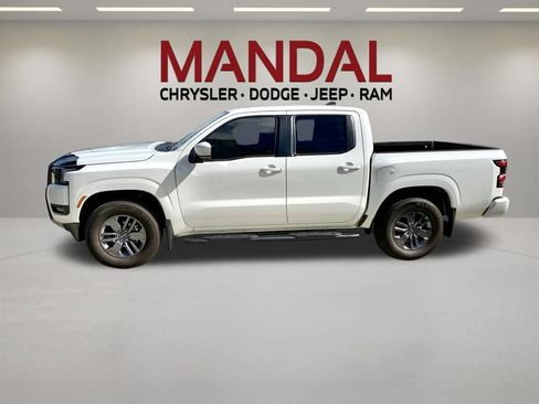 Used 2025 Nissan Frontier SV RWD image 8