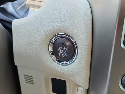 Used 2015 Lexus GX 460 w/ Premium Package AWD/4WD image 16
