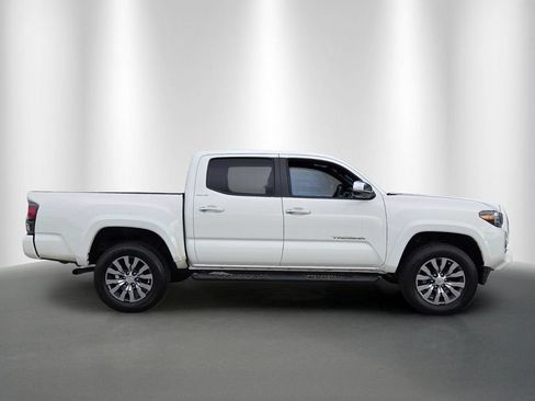 Used 2021 Toyota Tacoma Limited RWD image 2