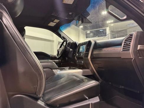 Used 2017 Ford F250 Platinum w/ Platinum Ultimate Package image 48