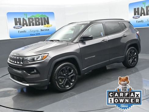 Used 2024 Jeep Compass Limited image 1