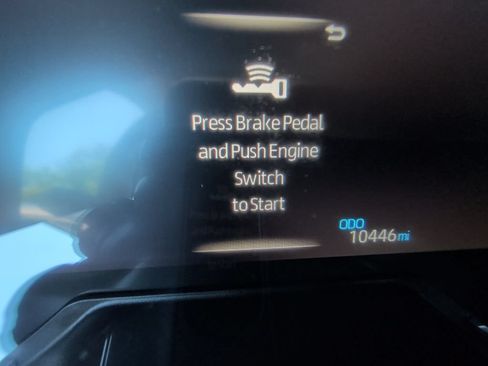 Used 2025 Toyota RAV4 XLE AWD/4WD image 16