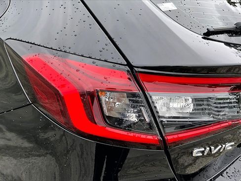 Used 2023 Honda Civic Sport image 23