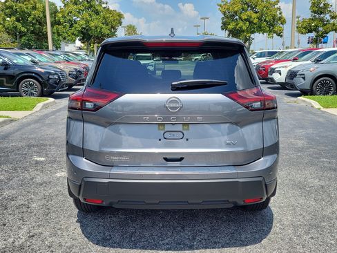 Certified 2024 Nissan Rogue SV FWD image 5