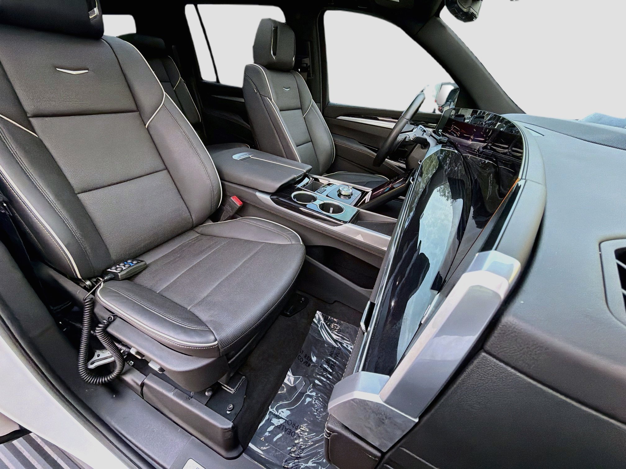 Used 2025 Cadillac Escalade ESV Sport w/ Touring Package AWD/4WD image 16