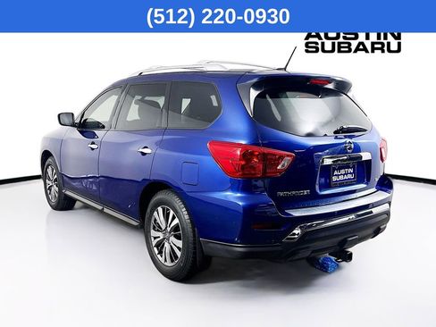 Used 2018 Nissan Pathfinder SV image 5
