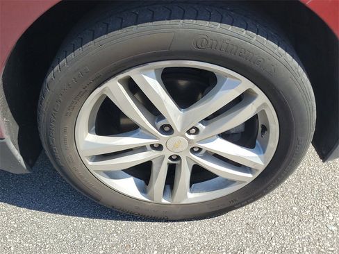 Used 2018 Chevrolet Equinox Premier image 10