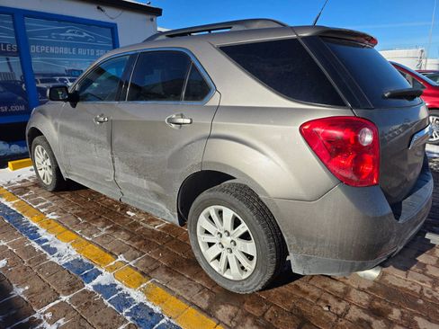 Used 2011 Chevrolet Equinox LT image 2