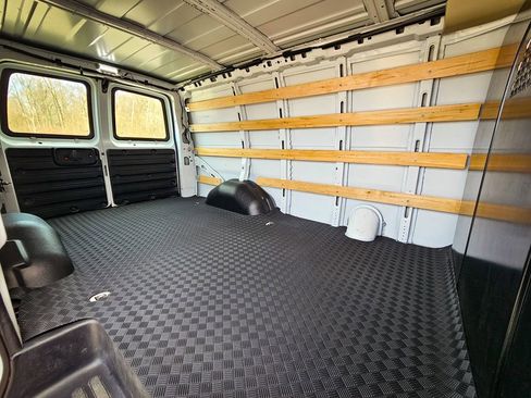 Used 2024 GMC Savana 2500 w/ Driver Convenience Package image 26