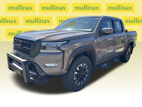 Used 2023 Nissan Frontier PRO-4X w/ Pro Convenience Package image 6