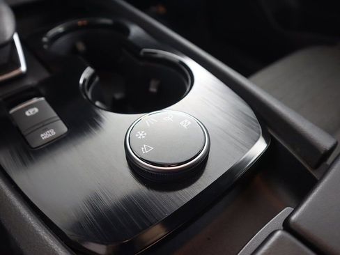 Used 2022 Nissan Rogue SV image 46