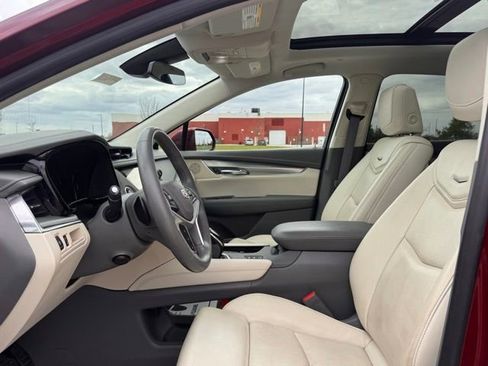 Used 2017 Cadillac XT5 Premium Luxury AWD/4WD image 8