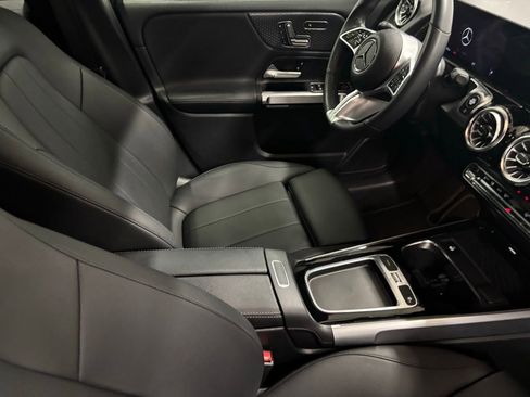 Certified 2024 Mercedes-Benz GLB 250 image 22