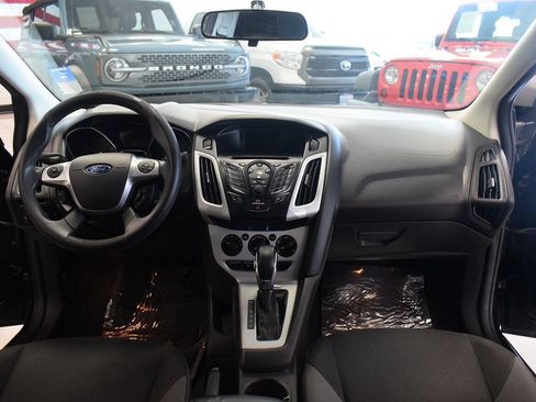 Used 2013 Ford Focus SE FWD image 18