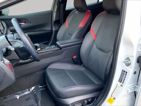 Used 2024 Toyota Prius Prime FWD image 7