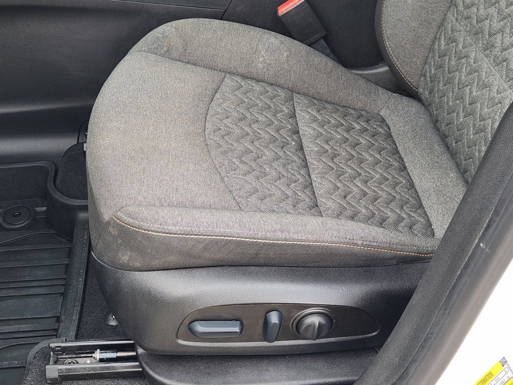 Used 2022 Chevrolet Equinox LT FWD image 17