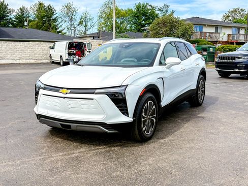 Used 2024 Chevrolet Blazer EV LT AWD/4WD image 6