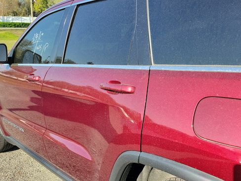 Used 2019 Jeep Grand Cherokee Laredo w/ Laredo X Package image 25